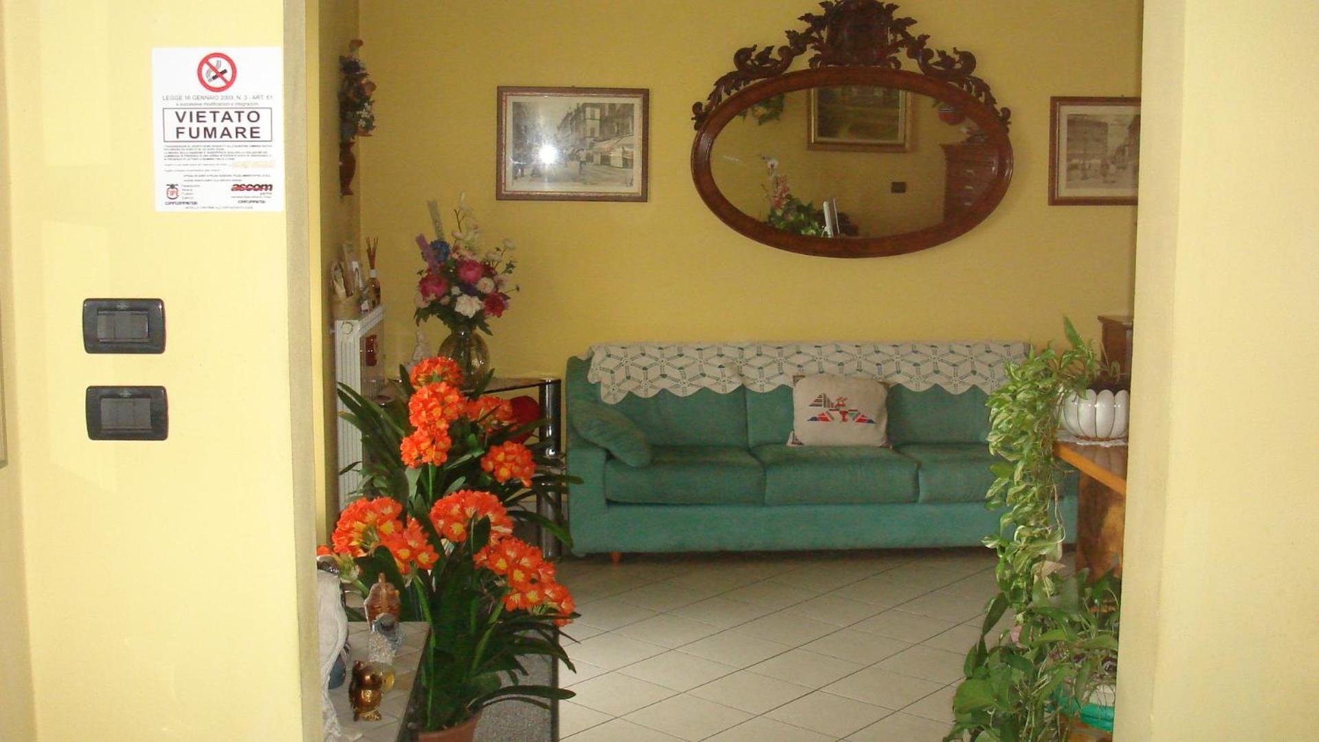 Albergo Il Gufo Парма Екстериор снимка