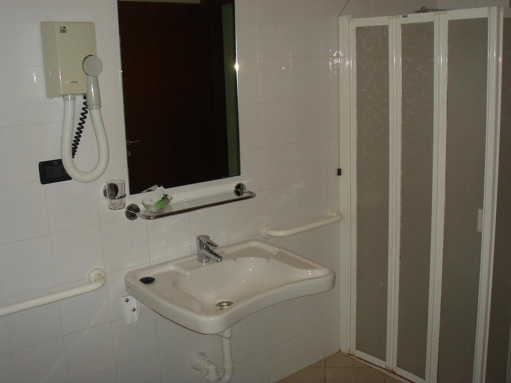 Albergo Il Gufo Парма Стая снимка
