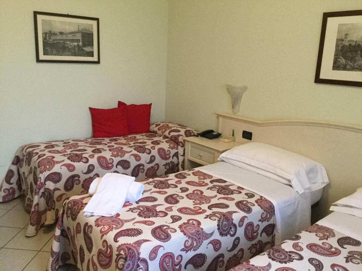 Albergo Il Gufo Парма Екстериор снимка